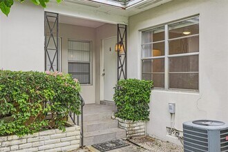 221 Antiquera Ave in Coral Gables, FL - Building Photo - Building Photo