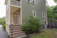 337 Salem St, Unit #1 in Medford, MA - Building Photo - Building Photo