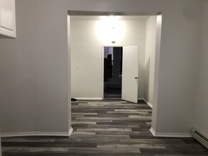 217 College Blvd, Unit 2 Bedroom Apartment in Paterson, NJ - Building Photo - Building Photo