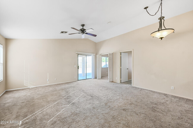 9356 E Nopal Ave in Mesa, AZ - Building Photo - Building Photo