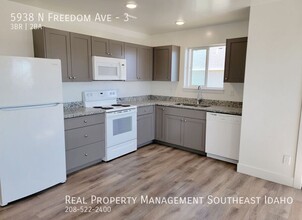 5938 N Freedom Rd in Ammon, ID - Building Photo - Building Photo