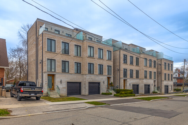 183-187 Pinewood Av in Toronto, ON - Building Photo - Building Photo