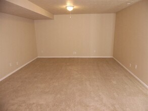 3359 W Rose Hollow Ln in West Valley City, UT - Building Photo - Building Photo