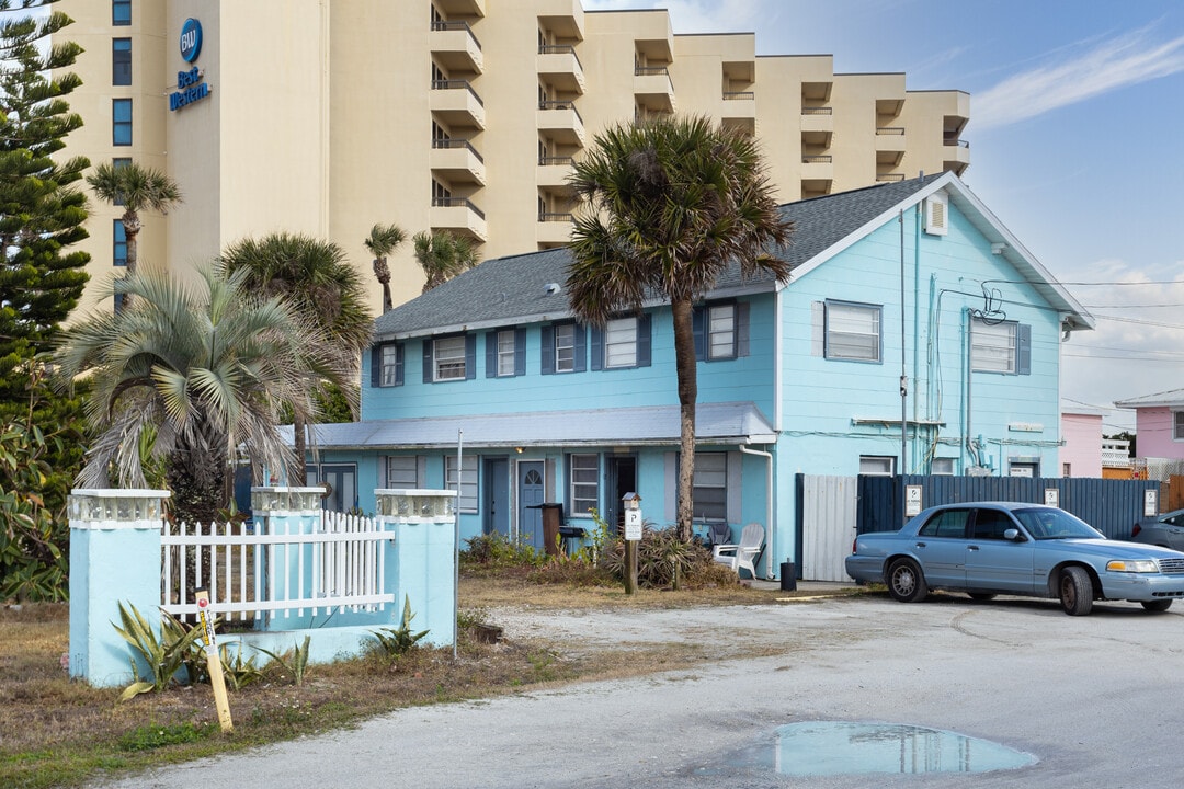 1411 S Atlantic Ave in New Smyrna Beach, FL - Building Photo