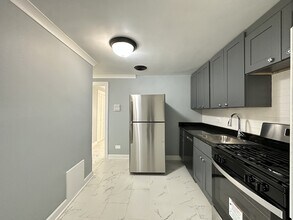 2754 W North Shore Ave in Chicago, IL - Building Photo - Building Photo