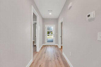 672 S Mission Ave in Springfield, MO - Building Photo - Building Photo