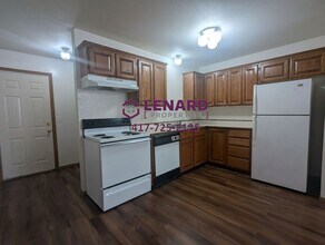 1831 E Laverne St in Bolivar, MO - Building Photo - Building Photo