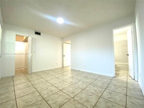 11232 SW 12th St in Pembroke Pines, FL - Building Photo - Building Photo