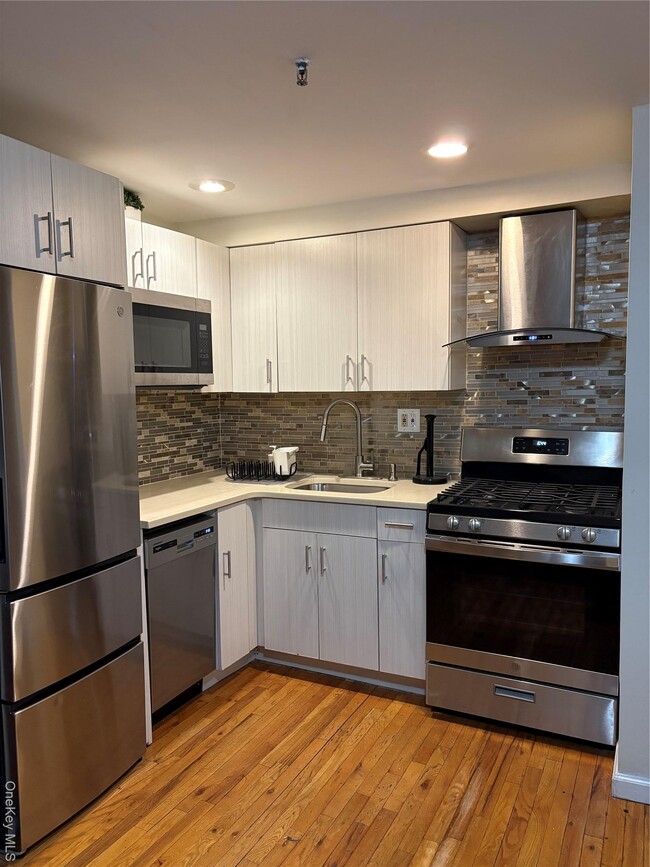 373 Gates Ave in Brooklyn, NY - Building Photo - Building Photo