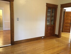 56 Canner St, Unit 2 in New Haven, CT - Building Photo - Building Photo