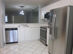 7719 Trent Dr in Tamarac, FL - Building Photo - Building Photo