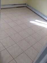 92 Holly St in Carteret, NJ - Building Photo - Building Photo