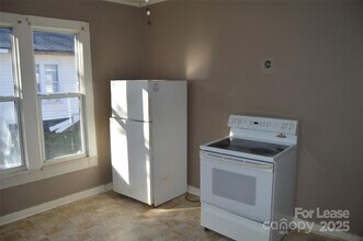 208 Wilson St in Statesville, NC - Building Photo - Building Photo