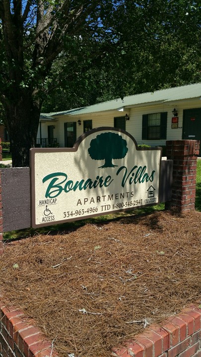 Bonaire Villas in Pine Hill, AL - Building Photo