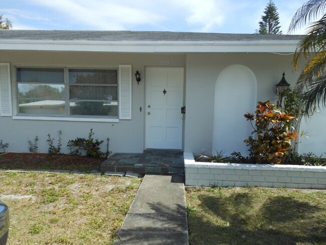233 Gatewood Dr