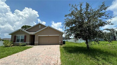 4417 SW 15th Pl in Cape Coral, FL - Building Photo - Building Photo