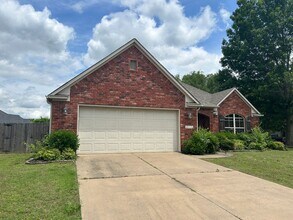 2532 N Trafalger Dr in Fayetteville, AR - Building Photo - Building Photo