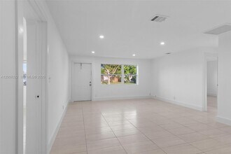 1481 SW 49th Ave in Fort Lauderdale, FL - Building Photo - Building Photo