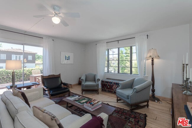 10959 Strathmore Dr in Los Angeles, CA - Building Photo - Building Photo