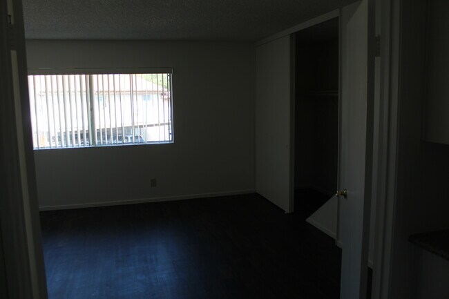 2653 Phipps Ave in Simi Valley, CA - Building Photo - Building Photo