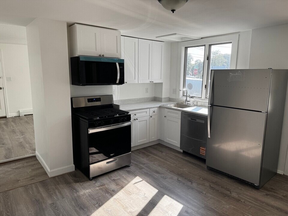 56 Bates Ave in Quincy, MA - Building Photo
