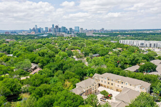 1402 Parker Lane #4 in Austin, TX - Building Photo - Building Photo