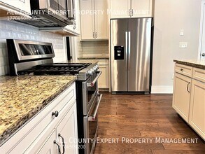 6512 Crosscreek Ln in Flowery Branch, GA - Building Photo - Building Photo