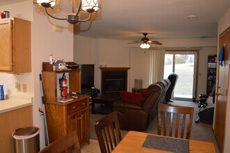 207 School Rd, Unit 207 in Cottage Grove, WI - Building Photo - Building Photo