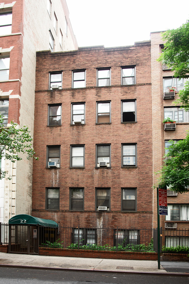 22 E 22nd St in New York, NY - Building Photo - Building Photo