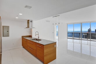 495 Brickell, Unit 4405 in Miami, FL - Building Photo - Building Photo
