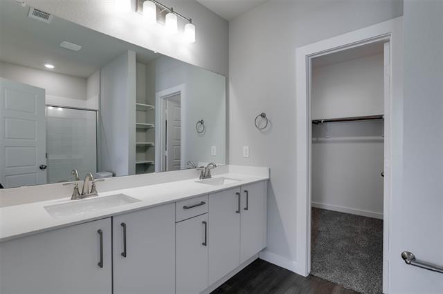 704 Wheatfield Dr in Venus, TX - Building Photo - Building Photo