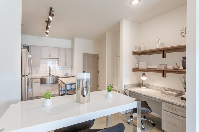 Comet West New Bern in New Bern, NC - Building Photo - Interior Photo