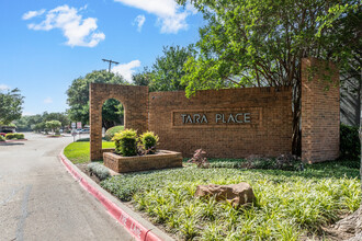 Tara Place in Dallas, TX - Foto de edificio - Building Photo