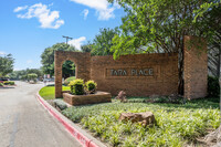 Tara Place in Dallas, TX - Building Photo - Building Photo