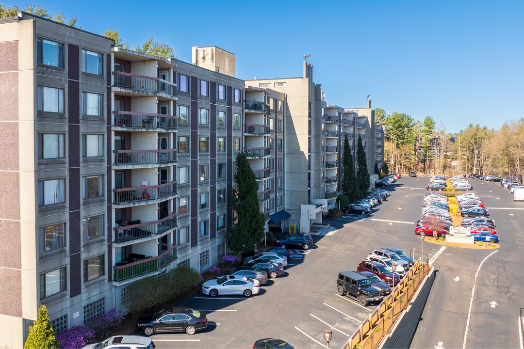 Chapel Hill West in Framingham, MA - Building Photo