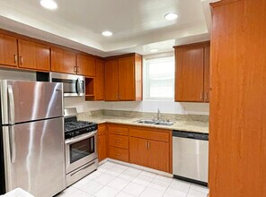 9160 Beverly Blvd in Beverly Hills, CA - Building Photo - Building Photo