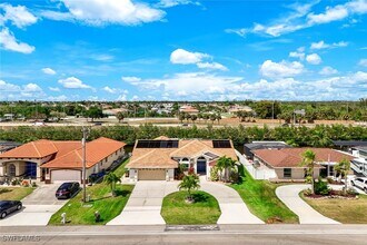 2013 Everest Pkwy in Cape Coral, FL - Building Photo - Building Photo