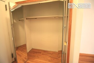239 E 33rd St-Unit -4B in New York, NY - Building Photo - Building Photo