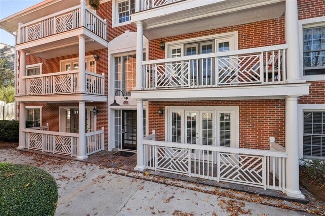 property at 885 Briarcliff Rd NE