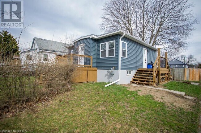 20 Park Ave E in Brantford, ON - Building Photo - Building Photo