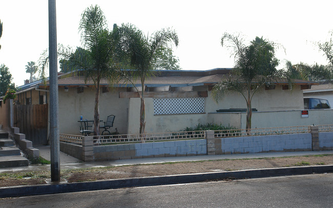 427-433 N Oak St in Orange, CA - Building Photo - Building Photo