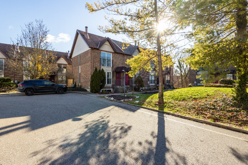 2428 Grandview Ave in Cincinnati, OH - Building Photo