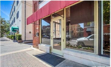 101 Barnard St in Savannah, GA - Building Photo - Building Photo