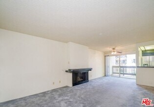 7210 Summertime Ln in Culver City, CA - Building Photo - Building Photo