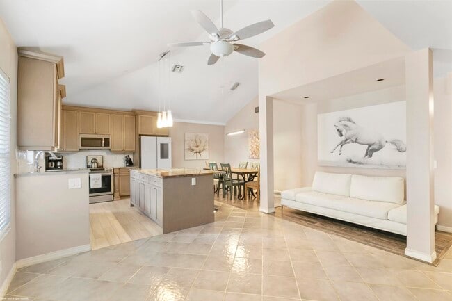 13477 Fountain View Blvd in Wellington, FL - Building Photo - Building Photo