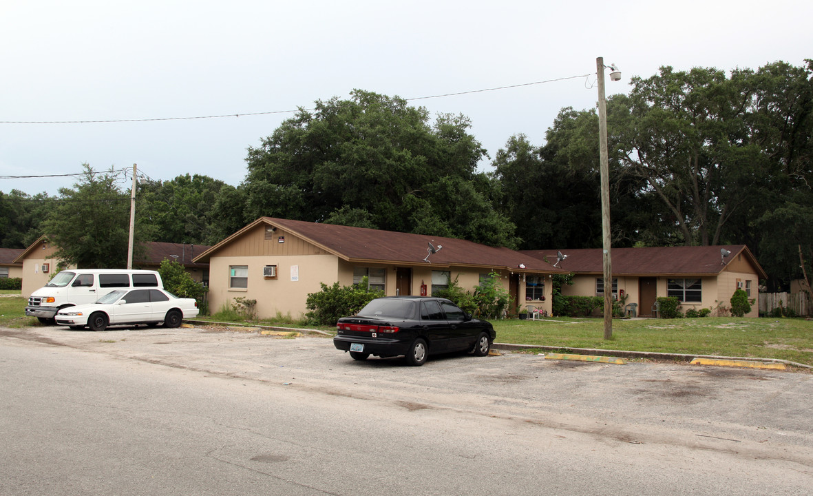 1503-1515 E 140th Ave in Tampa, FL - Building Photo