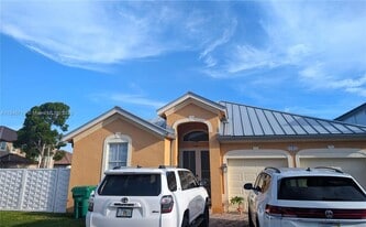 16402 SW 78th Terrace in Miami, FL - Building Photo