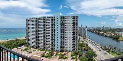 1201 S Ocean Dr in Hollywood, FL - Building Photo - Building Photo