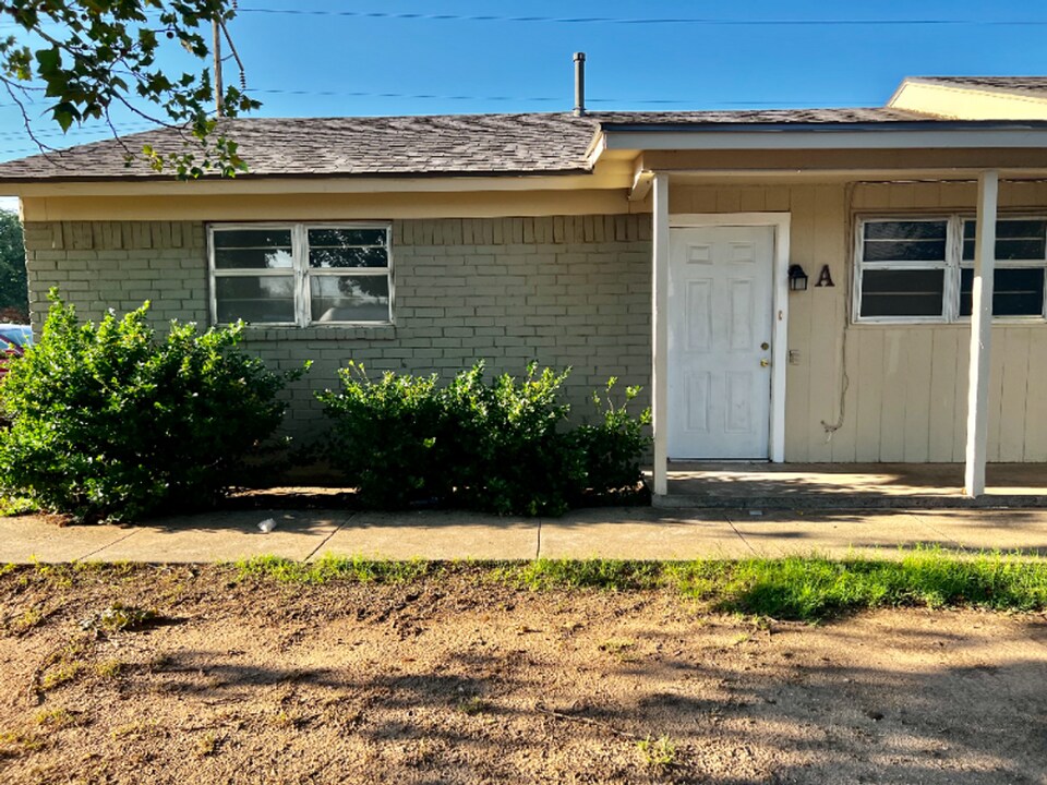 7306 Avenue W in Lubbock, TX - Building Photo