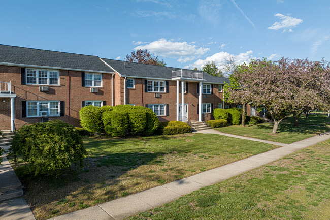 5 Grandview Dr in Farmington, CT - Building Photo - Building Photo